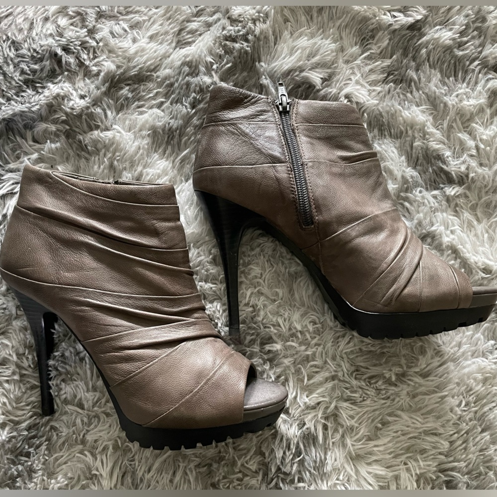 Women’s heeled peep toe booties